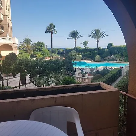 T2 A Cannes, Les Pieds Dans L'eau ... Apartment *